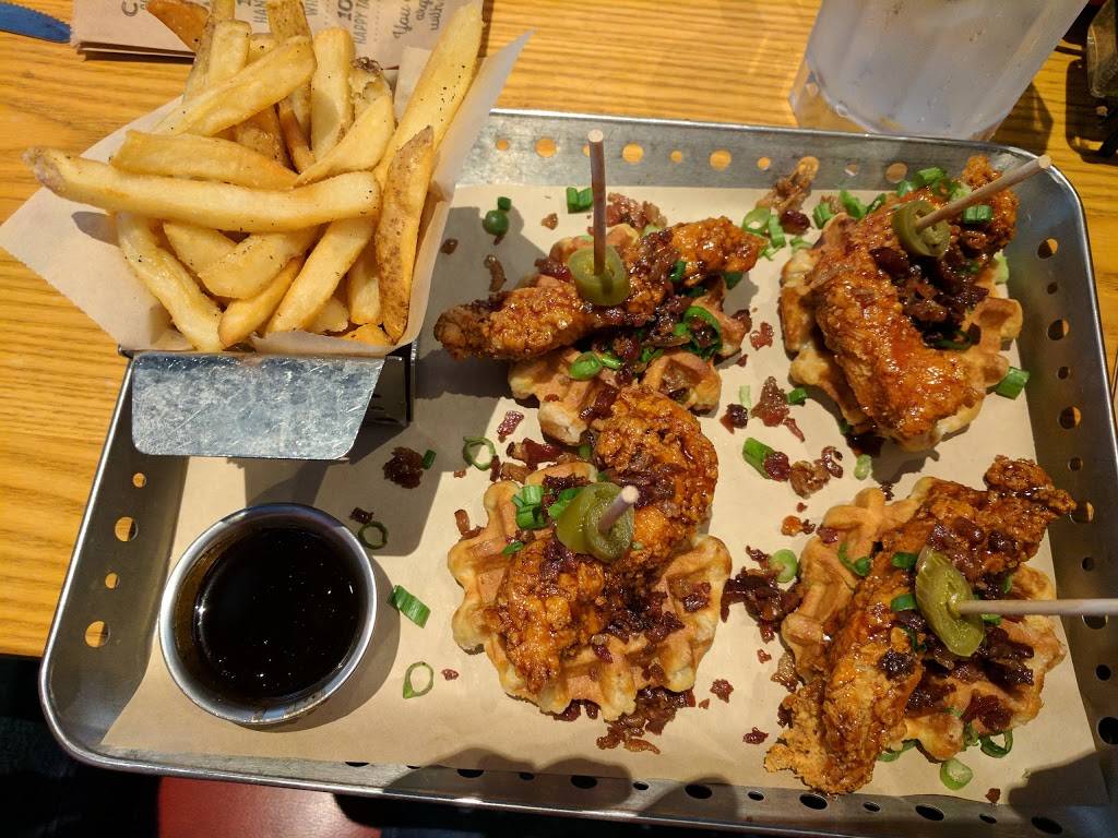 Chilis Grill & Bar | meal takeaway | 19825 Northwest Fwy, Houston, TX 77065, USA | 2818074260 OR +1 281-807-4260