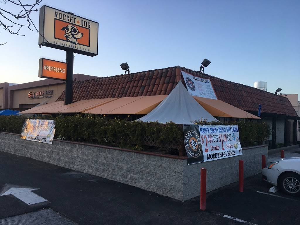 Rocket Dog Brats and Brew- Fresno | restaurant | 88 E Shaw Ave, Fresno, CA 93710, USA | 5592838096 OR +1 559-283-8096