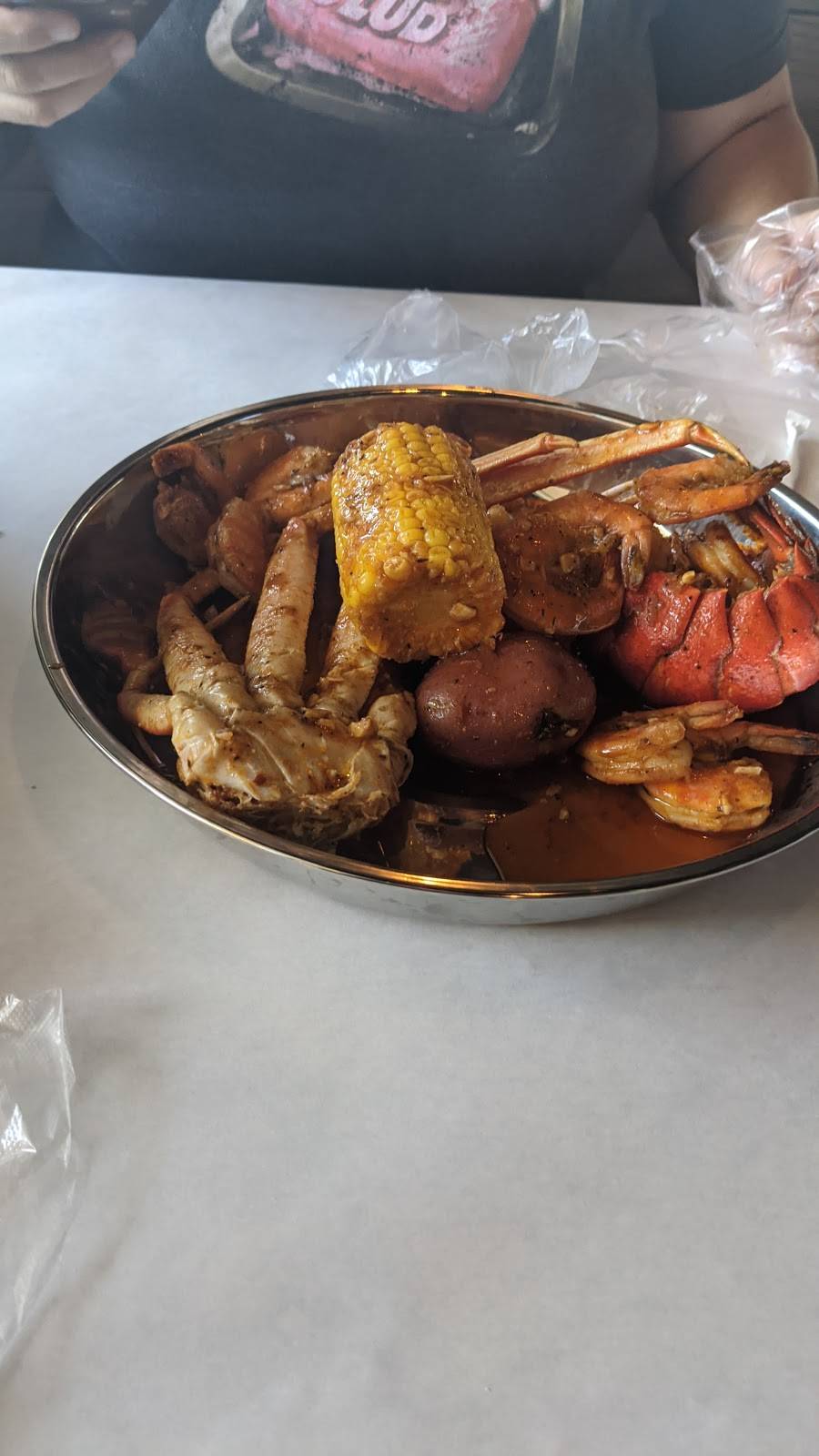 Red Crab - Juicy Seafood | restaurant | 5547 N Lovers Lane Rd, Milwaukee, WI 53225, USA | 4144299574 OR +1 414-429-9574