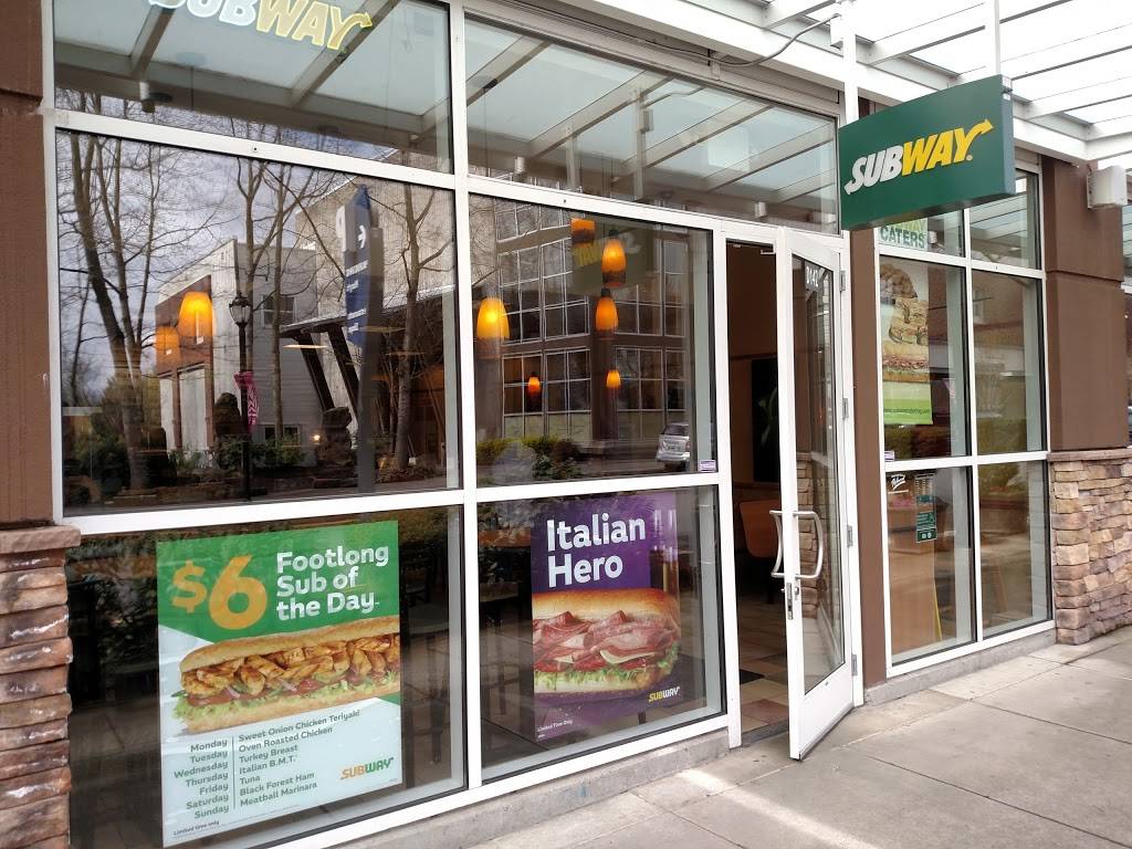 Subway | meal takeaway | 7511 166th Ave NE, Redmond, WA 98052, USA | 4258834088 OR +1 425-883-4088