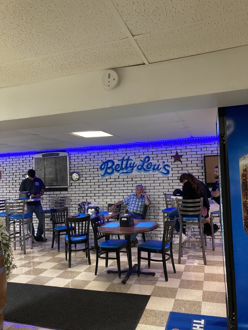 Betty Lou’s | restaurant | 225 Gilliespie Hollow Rd, Fayette City, PA 15438, USA | 7242798020 OR +1 724-279-8020