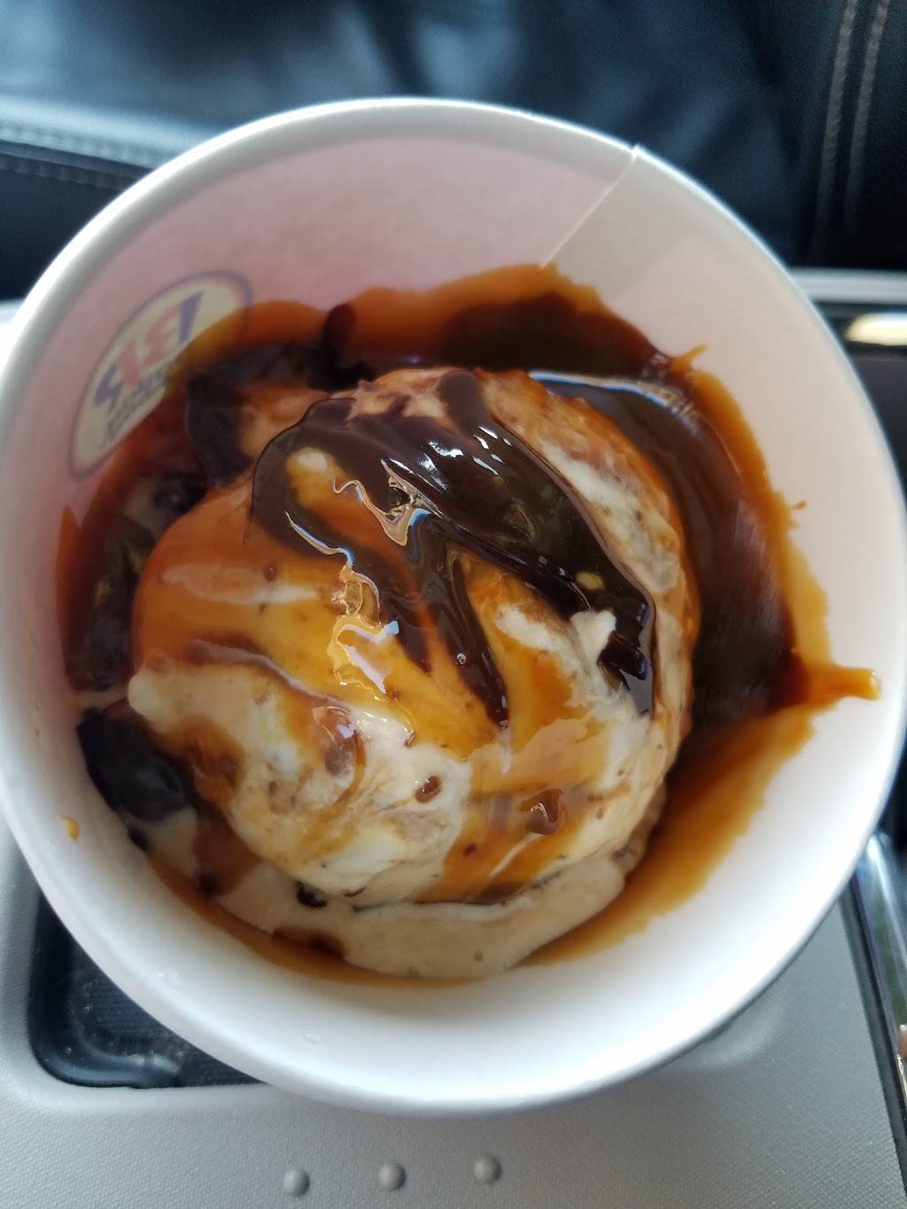 Dunkin | cafe | 3014 Driwood Ct, Charlotte, NC 28269, USA | 7047177300 OR +1 704-717-7300