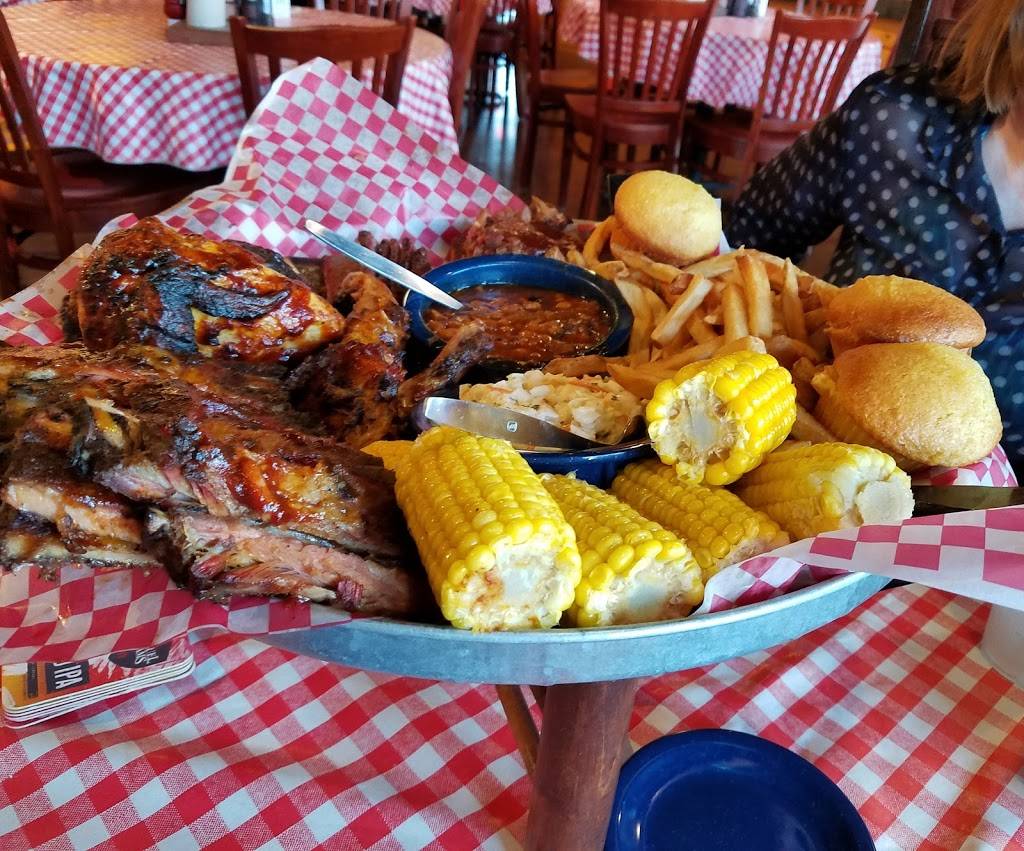 Famous Daves Bar-B-Que | restaurant | 1 Cedar Point Dr, Sandusky, OH 44870, USA | 4196092054 OR +1 419-609-2054