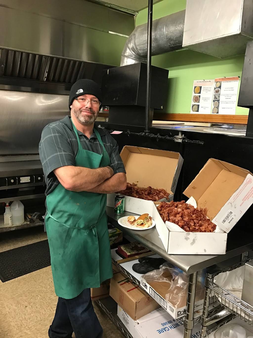 Charlies Pizza | restaurant | 2301 Purchase St, New Bedford, MA 02746, USA | 5089975656 OR +1 508-997-5656