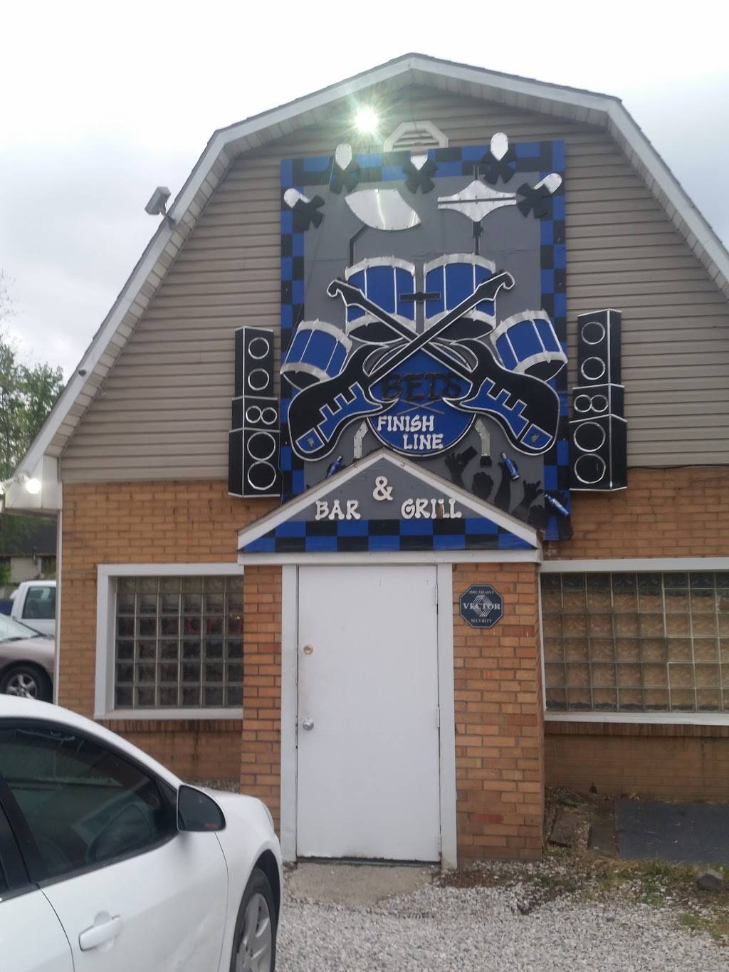 Finish Line Bar & Grill | restaurant | 1137 Bowman St, Mansfield, OH 44903, USA | 4197473200 OR +1 419-747-3200