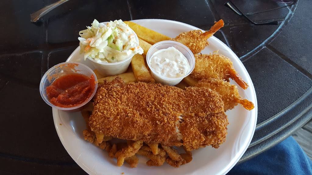 Lobster Crawl Bar and Grill | restaurant | 70001 Overseas Hwy, Marathon, FL 33050, USA | 3056645252 OR +1 305-664-5252