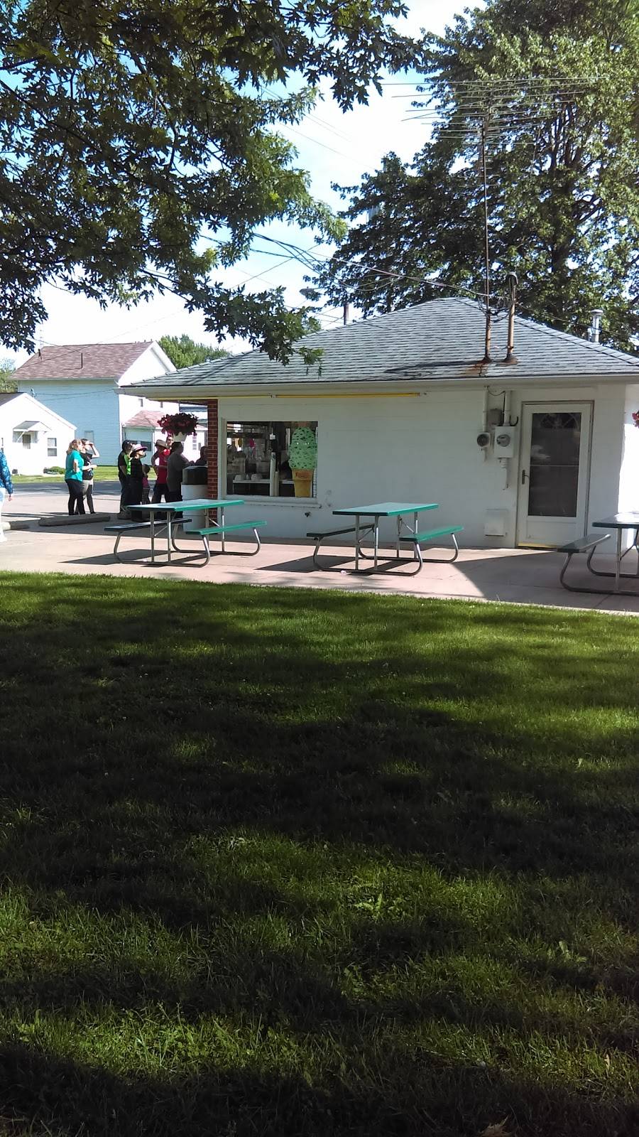 Green Camp Dairy Bar | restaurant | 210 Main St, Green Camp, OH 43003, USA | 7405282302 OR +1 740-528-2302