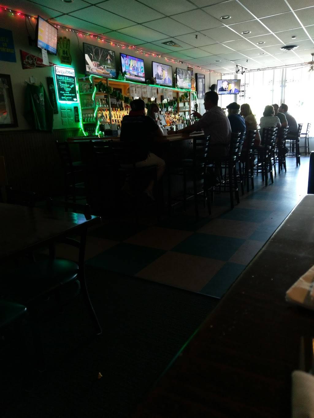 Enfields Restaurant | restaurant | 800 Hooper Rd #320, Endwell, NY 13760, USA | 6072051031 OR +1 607-205-1031