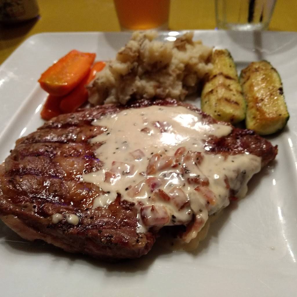 Brick House Grill | restaurant | 308 S Main St, Anna, IL 62906, USA | 6188335367 OR +1 618-833-5367