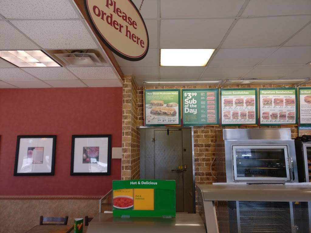 Subway | restaurant | 405 Main St E Unit E, Palmerston, ON N0G 2P0, Canada | 5193435798 OR +1 519-343-5798