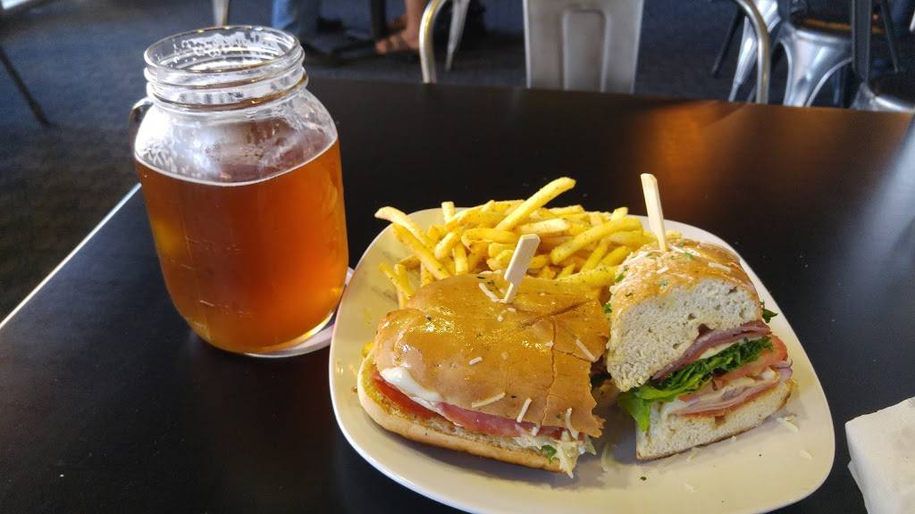 Pints & Quarts Gastropub | restaurant | 17600 Collier Ave Suite 147A, Lake Elsinore, CA 92530, USA | 9516740010 OR +1 951-674-0010