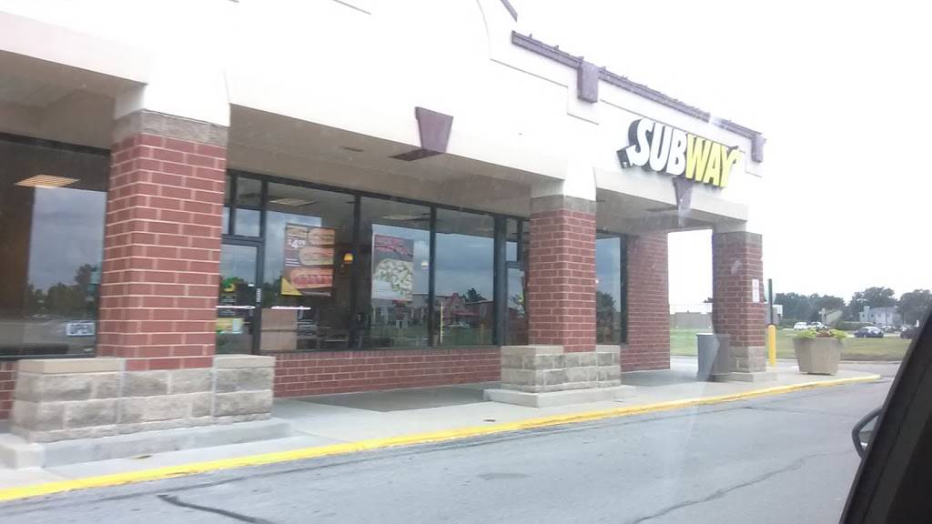 Subway Restaurants | restaurant | 812 Army Trail Rd, Carol Stream, IL 60188, USA | 6303727827 OR +1 630-372-7827