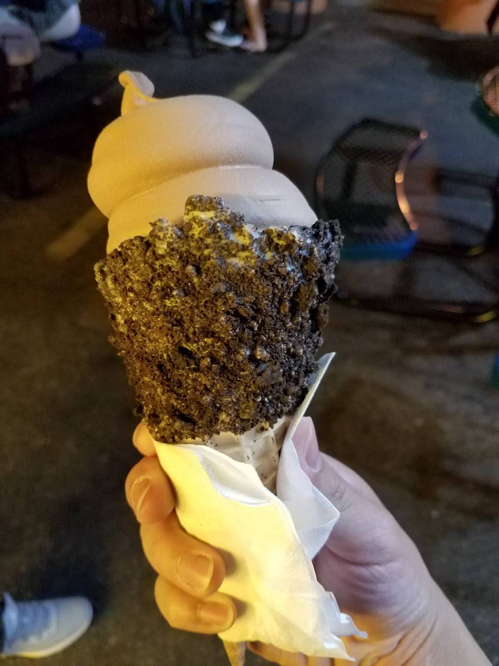 Dairy Star Ice Cream of Lincolnwood | restaurant | 3472 W Devon Ave, Lincolnwood, IL 60712, USA | 8476793472 OR +1 847-679-3472