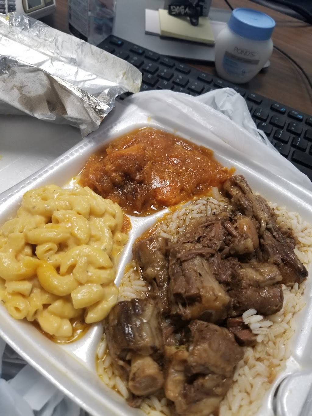 Yo Mamas Soul Food | restaurant | 5332 Antoine Dr, Houston, TX 77091, USA | 7136808002 OR +1 713-680-8002