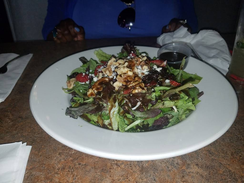 Renaldis Pizza | meal delivery | 2827 N Broadway, Chicago, IL 60657, USA | 7732482445 OR +1 773-248-2445