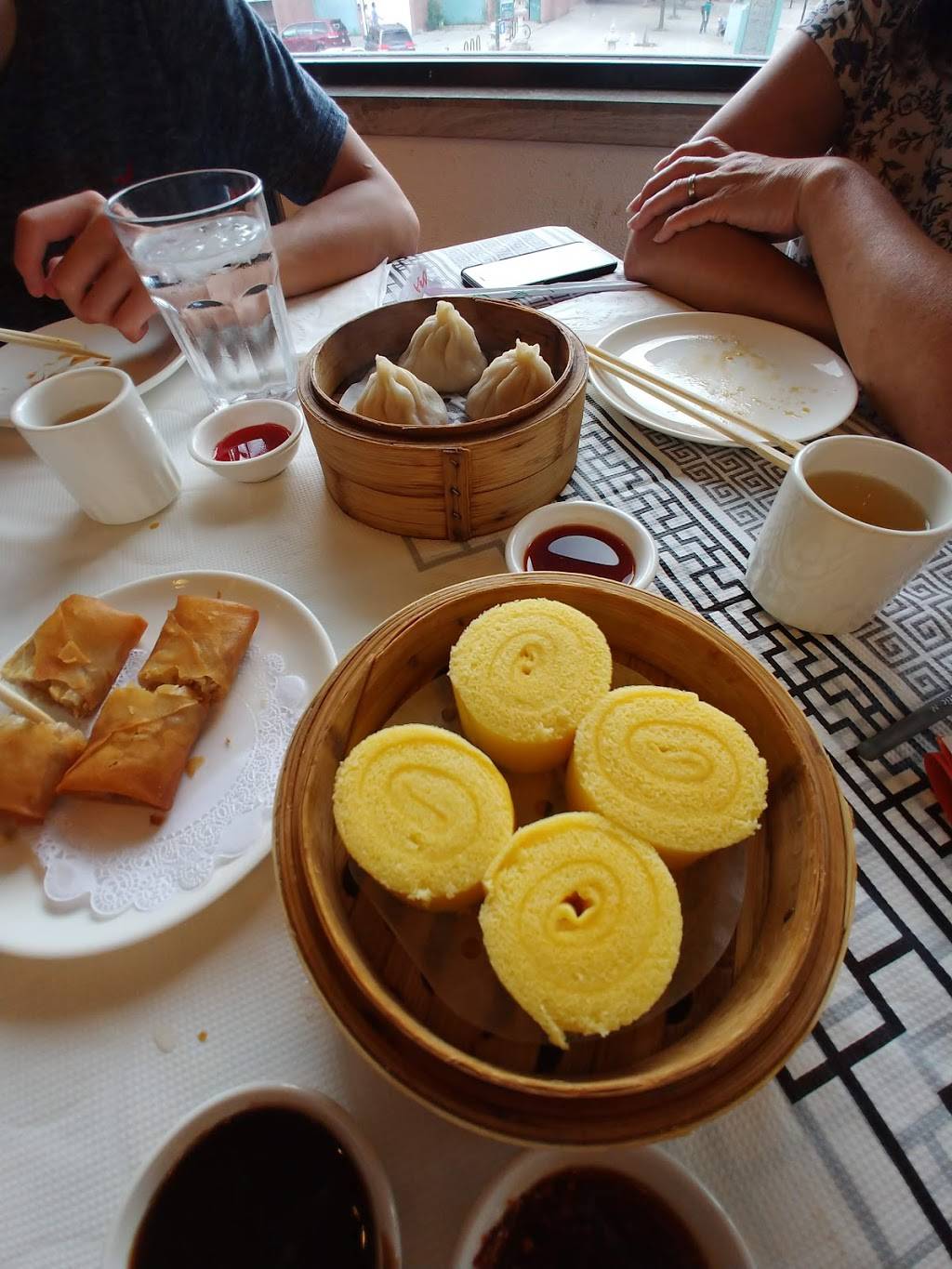 Phoenix Restaurant | restaurant | 2131 S Archer Ave, Chicago, IL 60616, USA | 3123280848 OR +1 312-328-0848