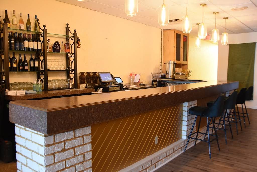 Little Siam | restaurant | 208 W Wisconsin Ave, Neenah, WI 54956, USA | 9202156537 OR +1 920-215-6537