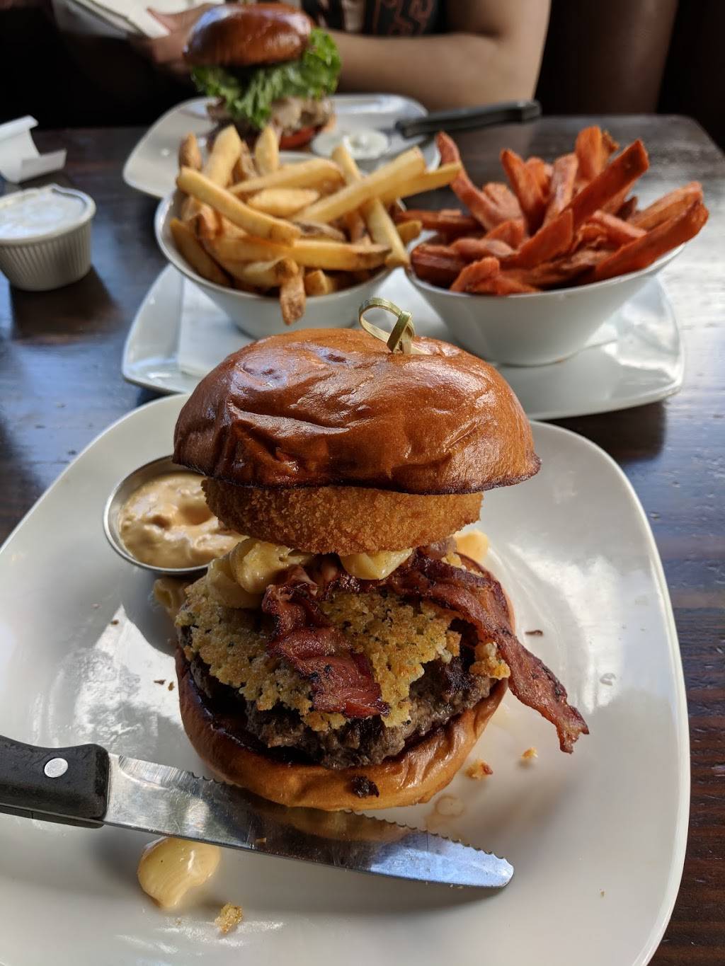 Eureka! | restaurant | 7631 Edinger Ave, Huntington Beach, CA 92647, USA | 7142303955 OR +1 714-230-3955