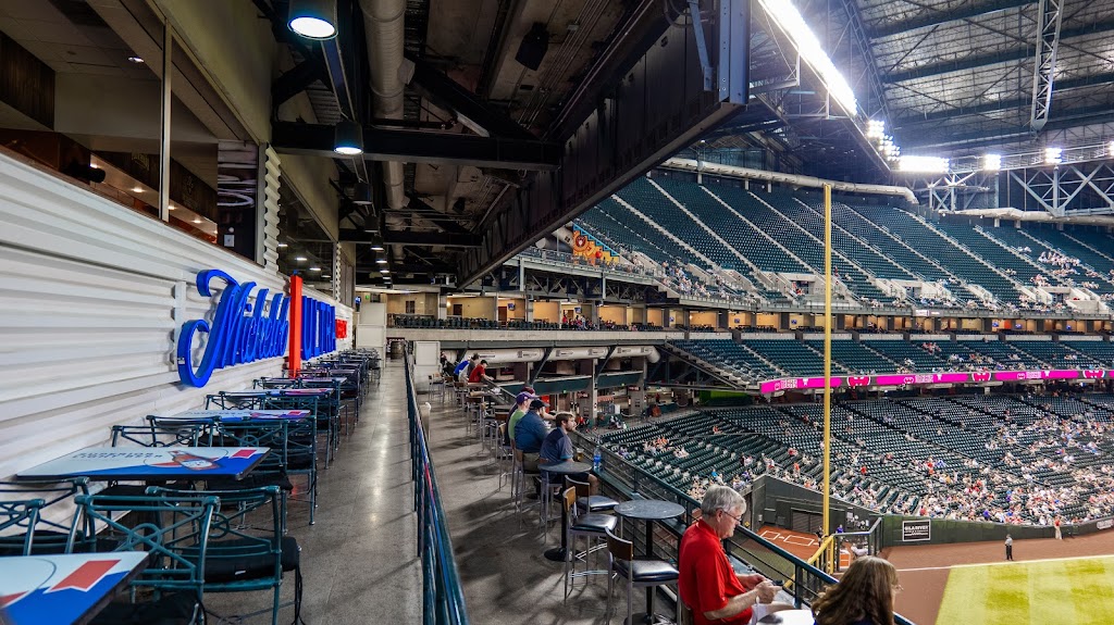 The Draft Room | restaurant | 401 E Jefferson St, Phoenix, AZ 85004, USA | 6024623430 OR +1 602-462-3430