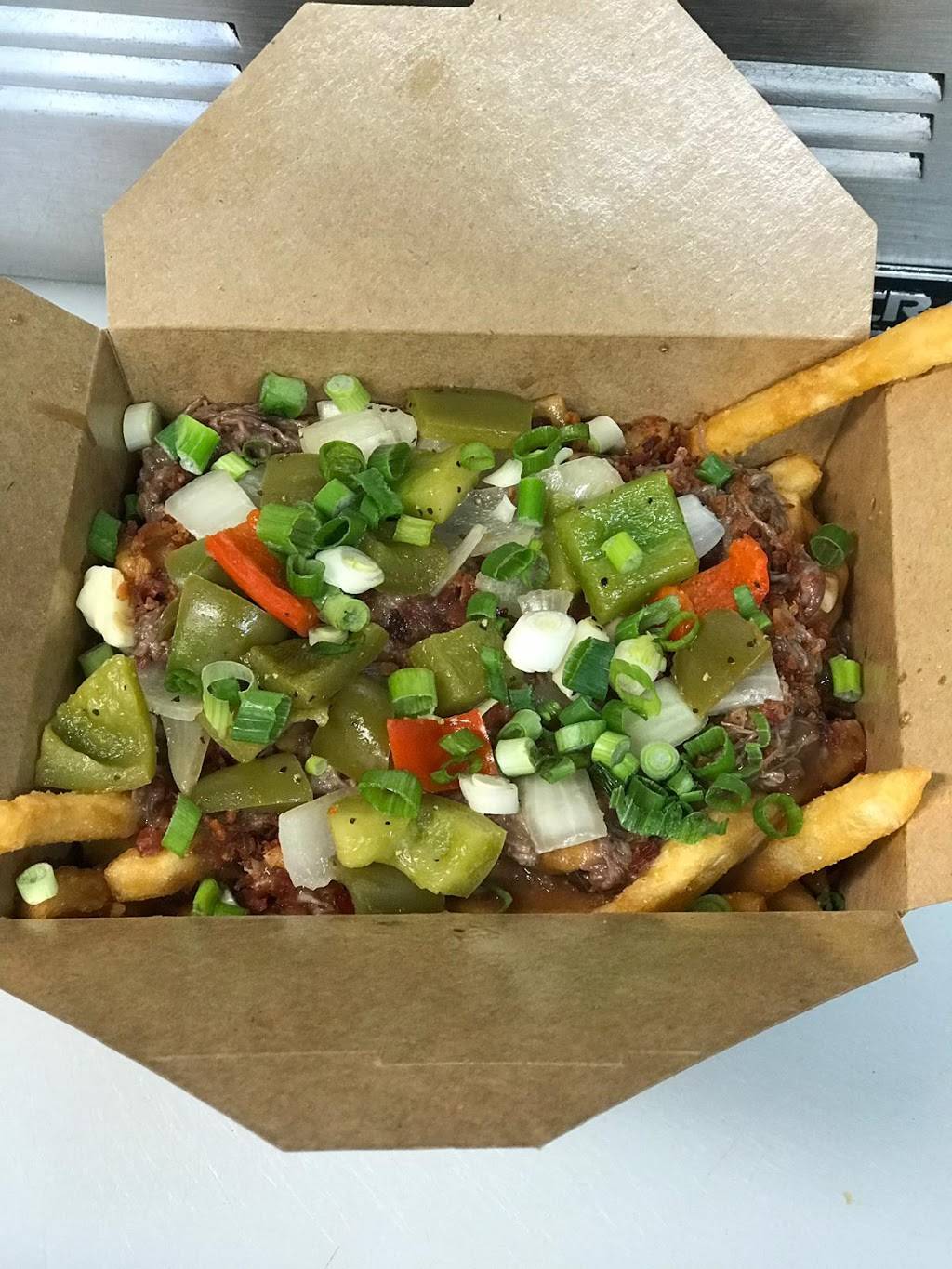 Mean Poutine Ajax | restaurant | 5 Rossland Rd E, Ajax, ON L1T 4V2, Canada | 9054277366 OR +1 905-427-7366