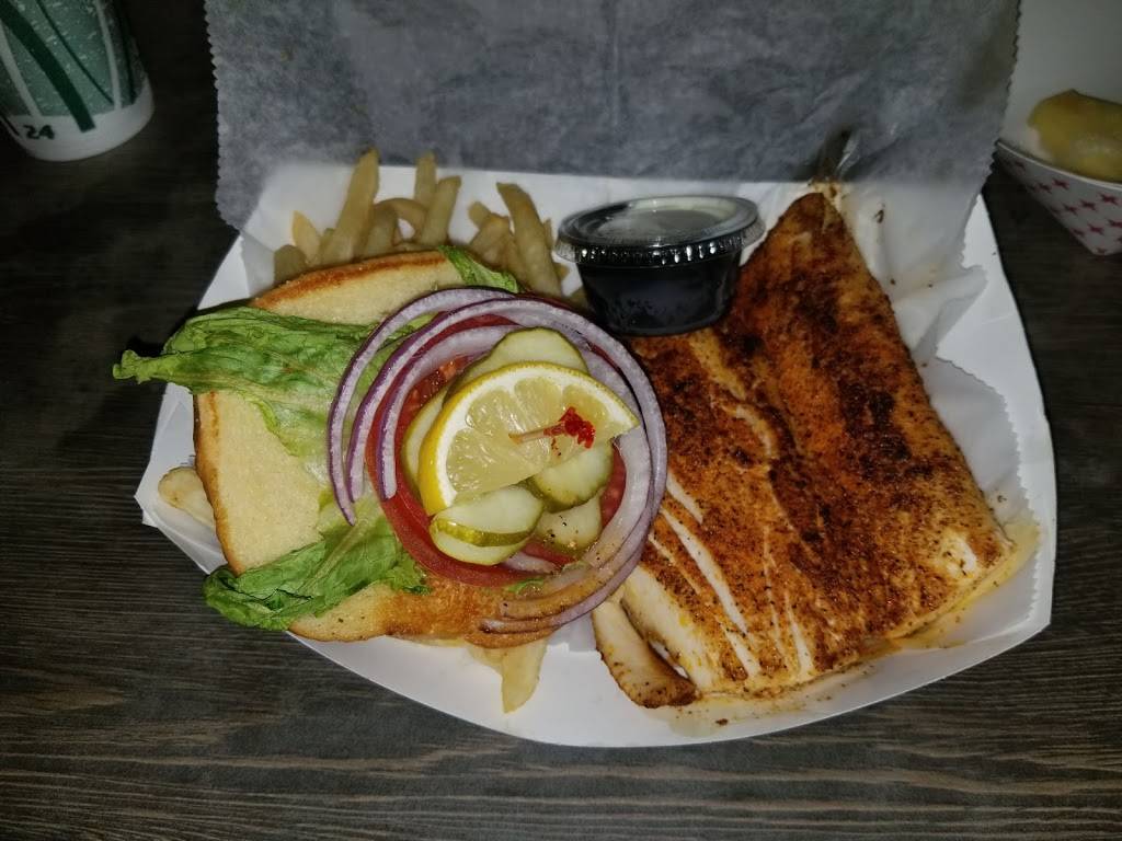 Scottys Tiki Bar | restaurant | 920 Del Monte Ave, Clewiston, FL 33440, USA | 8004736766 OR +1 800-473-6766