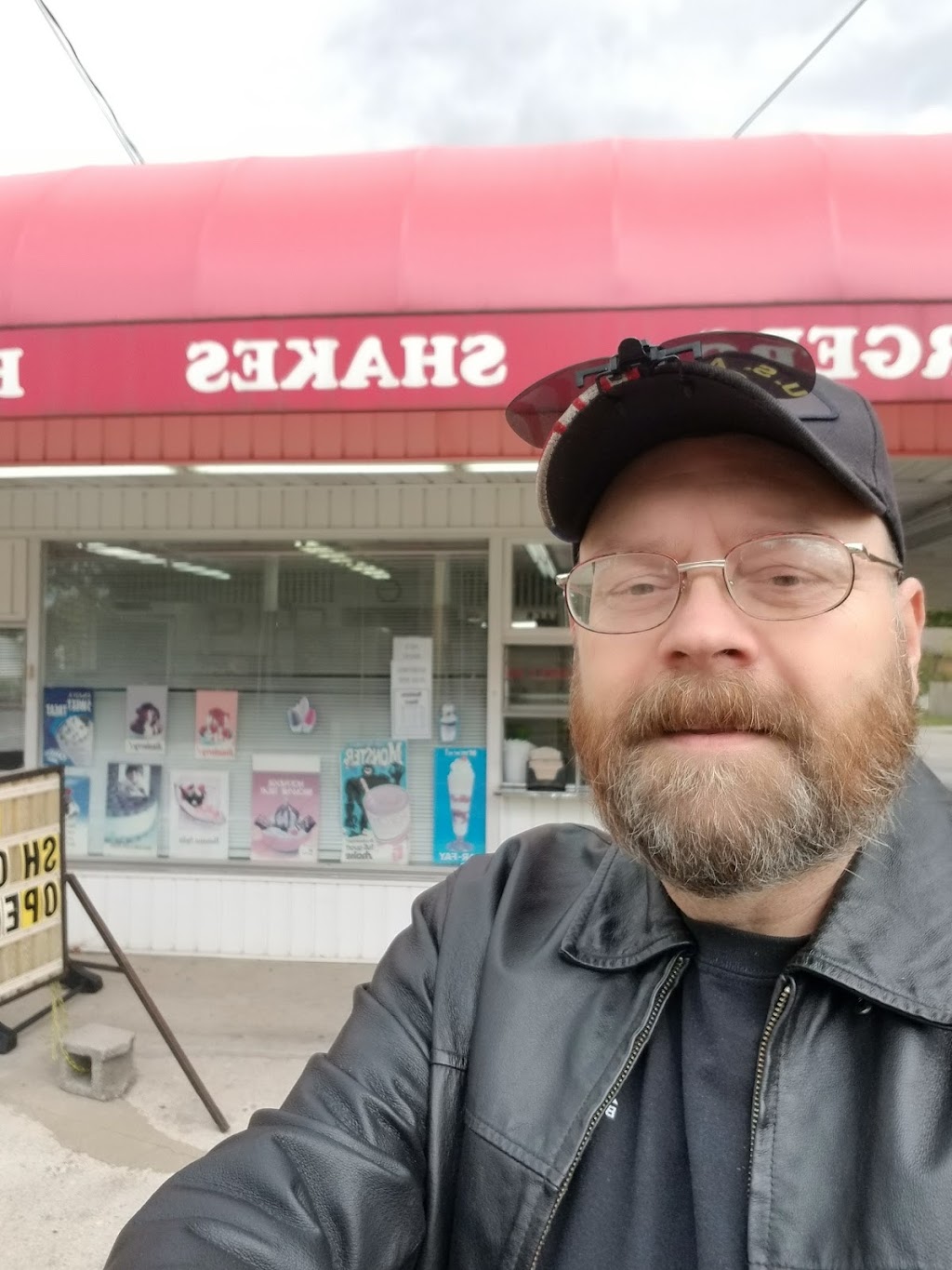 Dairy Crest | restaurant | 1100 E Mansfield St, Bucyrus, OH 44820, USA | 4195628881 OR +1 419-562-8881