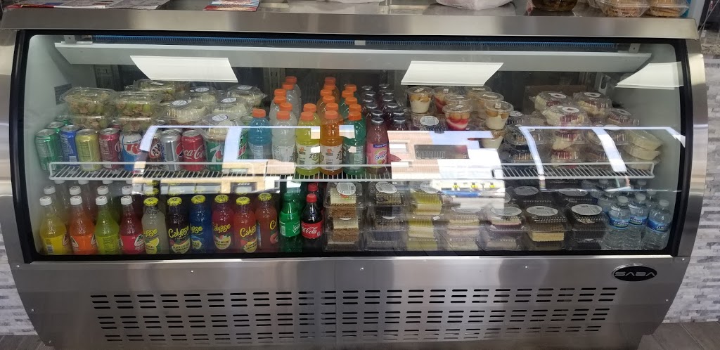 Piranhas Grill | restaurant | 2351 W Grand Ave, Chicago, IL 60612, USA | 3123743090 OR +1 312-374-3090