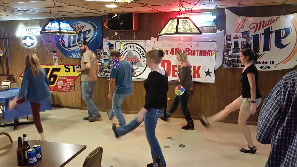 Daves West End | restaurant | 7160 IL-15, St Libory, IL 62282, USA | 6187684280 OR +1 618-768-4280