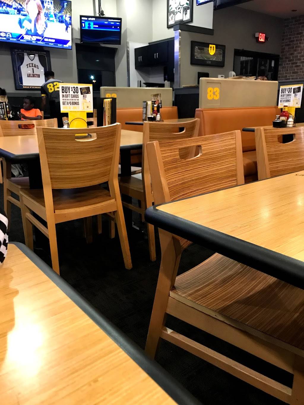 Buffalo Wild Wings | meal takeaway | 1301 N Collins St Suite 101, Arlington, TX 76011, USA | 8178602999 OR +1 817-860-2999