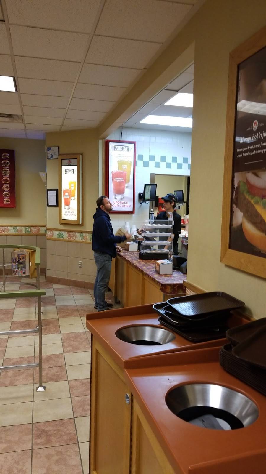 Wendys | restaurant | 9215 Evan Way, Bluffton, SC 29910, USA | 8437069444 OR +1 843-706-9444