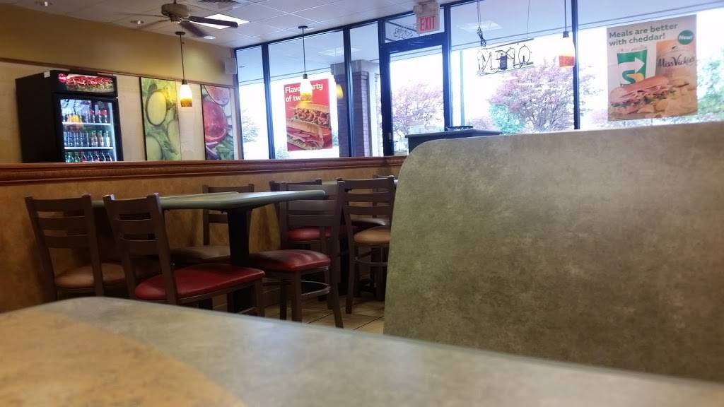 Subway | restaurant | 7825 Winchester Rd, Memphis, TN 38125, USA | 9013098747 OR +1 901-309-8747