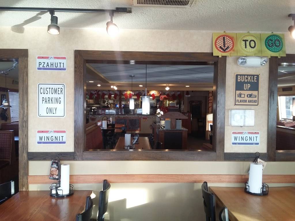 Pizza Hut | restaurant | 2240 Scott St, Napoleon, OH 43545, USA | 4195999010 OR +1 419-599-9010