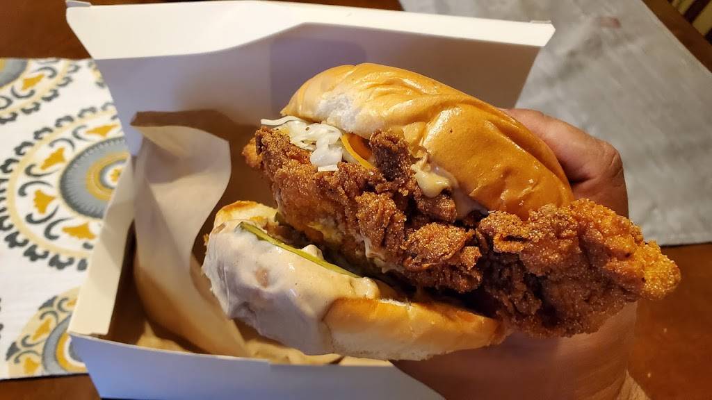 Ako Chicken Sandwich | restaurant | 10505 Telephone Rd, Houston, TX 77075, USA | 8328084298 OR +1 832-808-4298