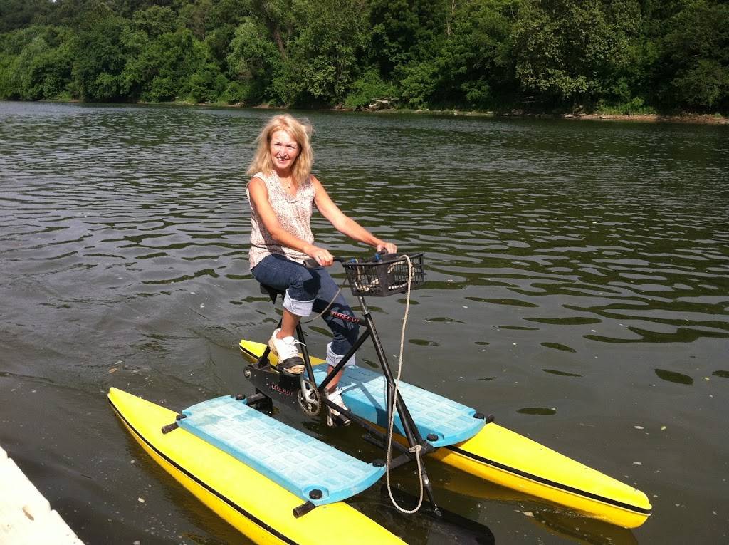 The Boston Waterfront | restaurant | 2422 St David Dr, McKeesport, PA 15135, USA | 4129165532 OR +1 412-916-5532