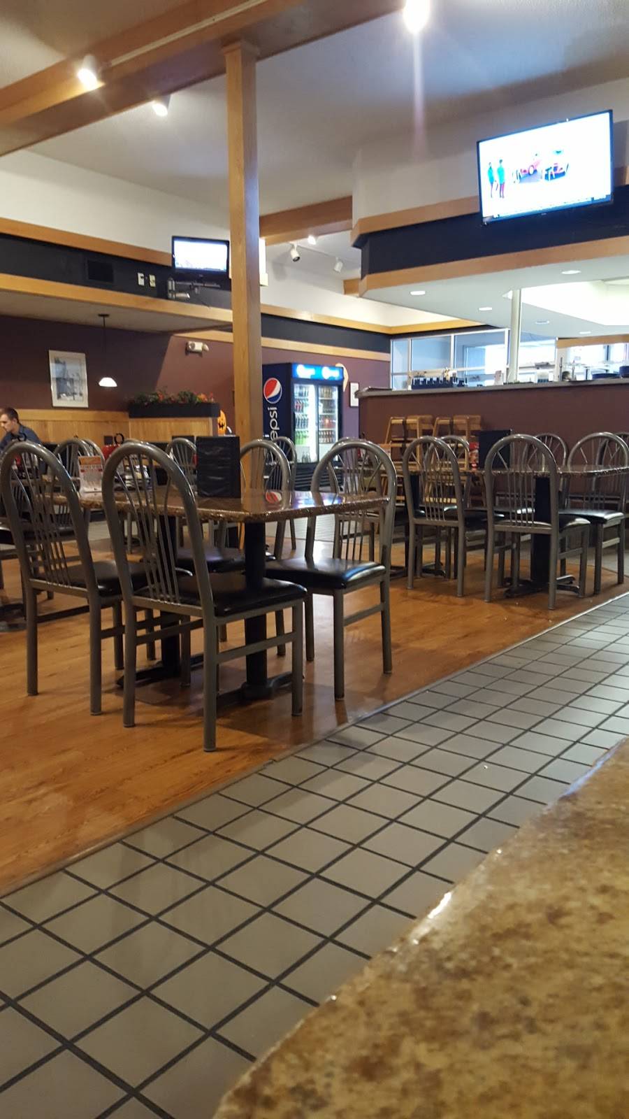 Teds Pizza Palace | restaurant | 306 Main St E, Menomonie, WI 54751, USA | 7152350600 OR +1 715-235-0600