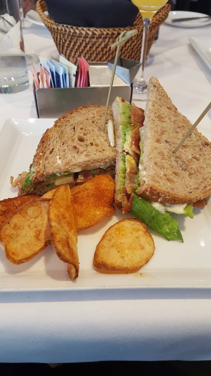 Cunninghams | restaurant | 1 Olympic Pl, Towson, MD 21204, USA | 4103397730 OR +1 410-339-7730