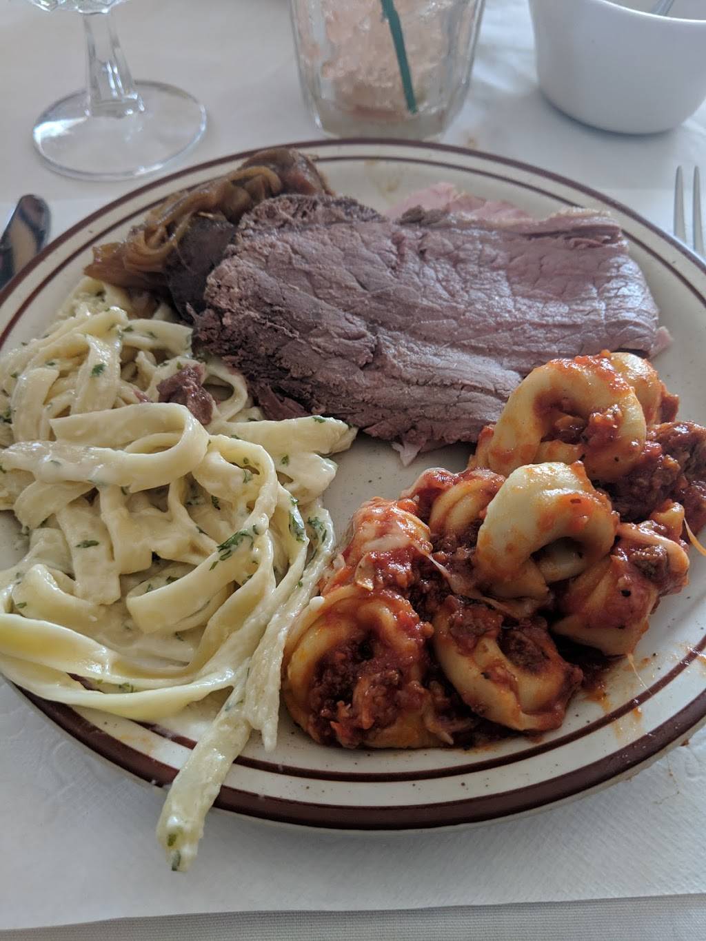 Maples Supper Club | restaurant | 1401 Shooting Park Rd, Peru, IL 61354, USA | 8152231938 OR +1 815-223-1938