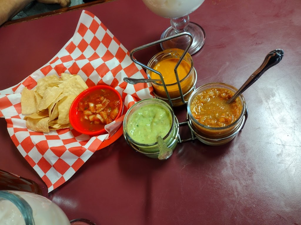 Ricos Tacos | restaurant | 113 E Miner St, Yreka, CA 96097, USA | 5306438085 OR +1 530-643-8085