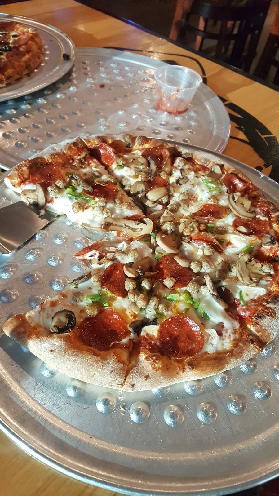 Woodys Pizza | restaurant | 849 Volunteer Dr, Paris, TN 38242, USA | 7316412222 OR +1 731-641-2222