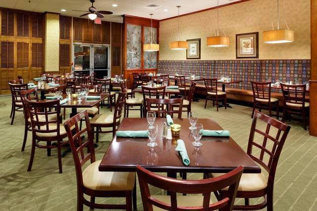 Rendezous Restaurant | restaurant | 10 Laura Blvd, Norwich, CT 06360, USA | 8608895201 OR +1 860-889-5201