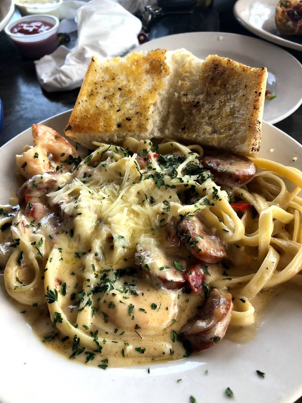 Hurricane Pattys | restaurant | 69 Lewis Blvd, St. Augustine, FL 32084, USA | 9043427338 OR +1 904-342-7338