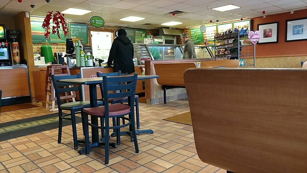 Subway | restaurant | 134 US-2, St Ignace, MI 49781, USA | 9066431140 OR +1 906-643-1140