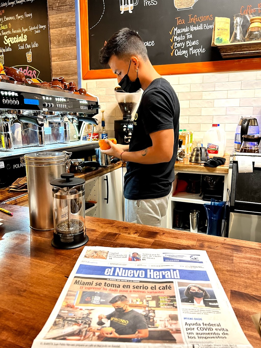 Macondo Coffee Roasters - Kendall | restaurant | 13021 SW 88th St, Miami, FL 33186, USA | 3053921328 OR +1 305-392-1328