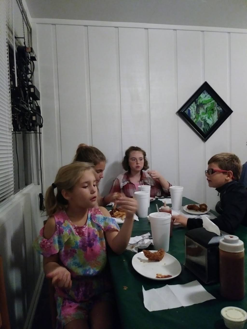 Happy Trails Restaurant | restaurant | 32498 US-431, Roanoke, AL 36274, USA | 3348638011 OR +1 334-863-8011