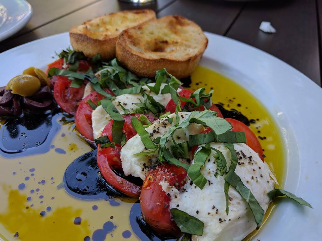 Blue Line Pizza | restaurant | 146 Castro St, Mountain View, CA 94041, USA | 6509387888 OR +1 650-938-7888