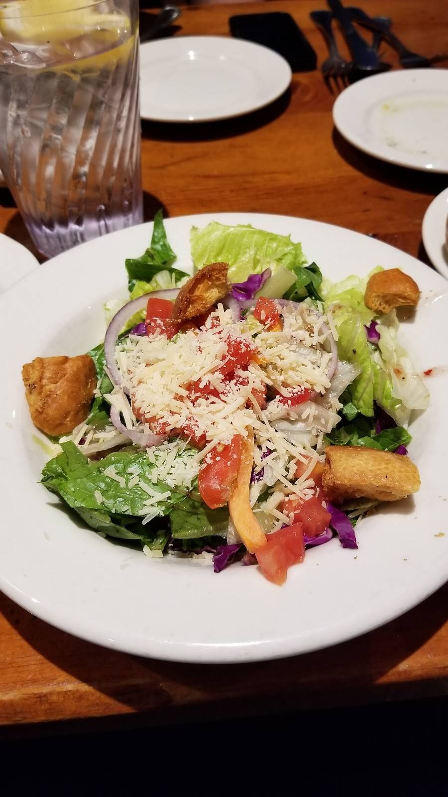 Johnny Carinos Italian | restaurant | 7900 S Walker Ave, Oklahoma City, OK 73139, USA | 4056324605 OR +1 405-632-4605