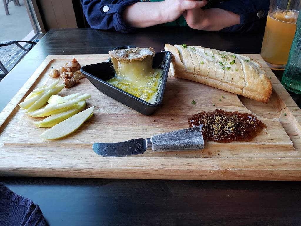 The Garden | restaurant | 200-204 Cedar St, New Berlin, IL 62670, USA | 2173131890 OR +1 217-313-1890