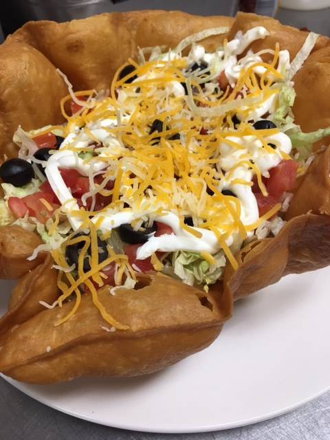 MDs Sports Bar & Grill | restaurant | 7719 N University St, Peoria, IL 61614, USA | 3096912025 OR +1 309-691-2025