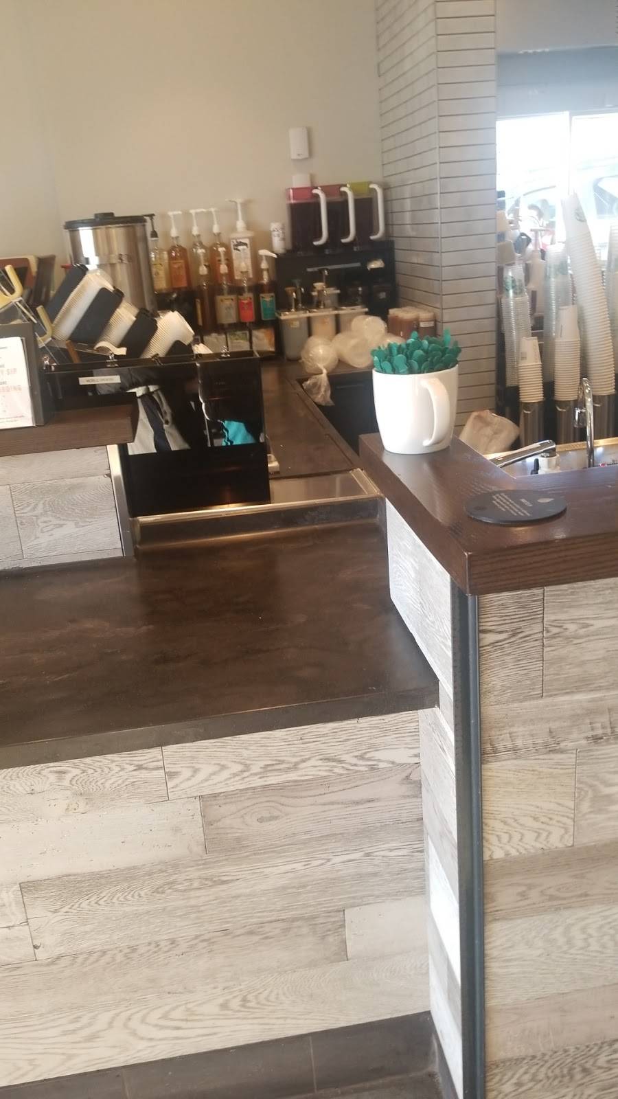 Starbucks | cafe | 893 N Colony Rd A, Wallingford, CT 06492, USA | 2036877883 OR +1 203-687-7883