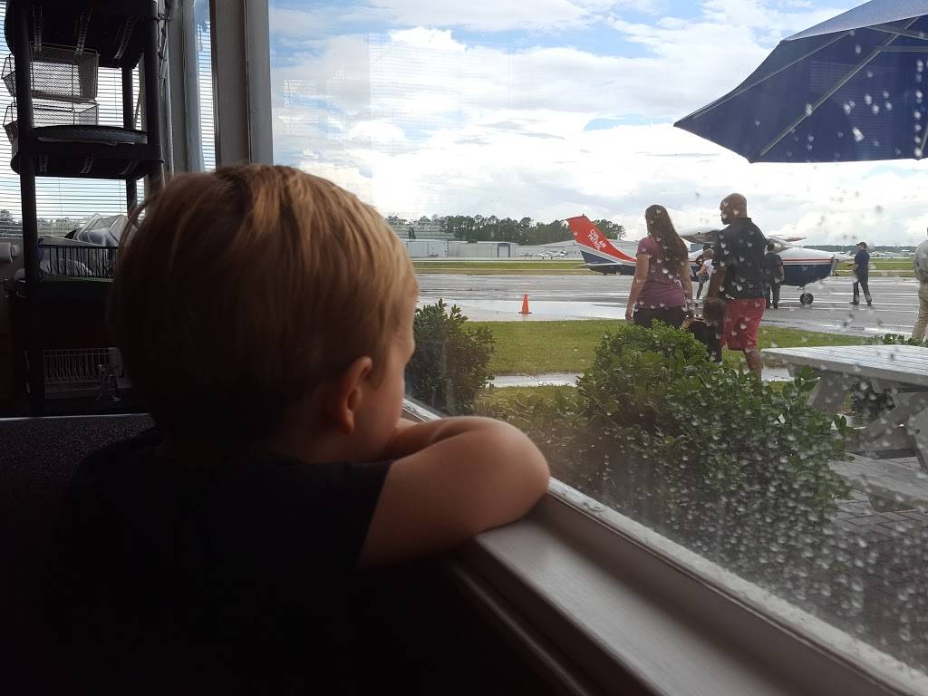 Blue Skies Grille | restaurant | 5172 W Military Hwy, Chesapeake, VA 23321, USA | 7574053313 OR +1 757-405-3313